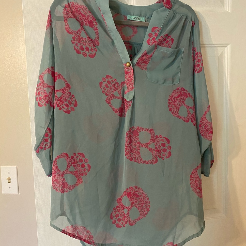 Karlie Skull top - WORN ONCE! Size small